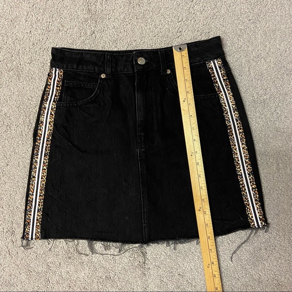 TOPSHOP Moto Leopard Stripe Black Denim Skirt Women’s Size 6 - Picture 10 of 10